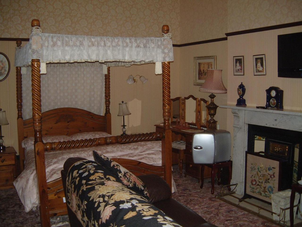 Manor House B And B Larne Eksteriør bilde